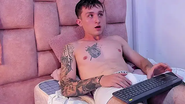 Snapshot of Dylanwhite23_ chatting on 03-23-25, 04:16 Dylanwhite23 online show from 03-23-25, 04:16