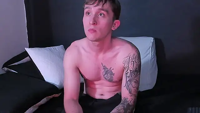 Snapshot of Dylanwhite23_ chatting on 10-05-25, 08:29 Dylanwhite23 online show from 10-05-25, 08:29