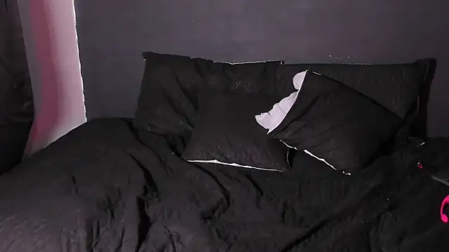 Snapshot of Dylanwhite23_ chatting on 10-14-25, 11:05 Dylanwhite23 online show from 10-14-25, 11:05