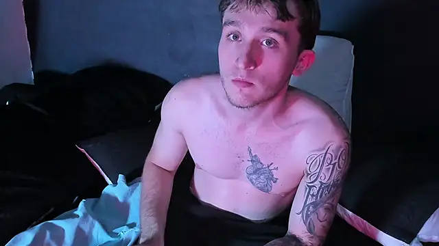 Snapshot of Dylanwhite23_ chatting on 10-26-25, 01:11 Dylanwhite23 online show from 10-26-25, 01:11