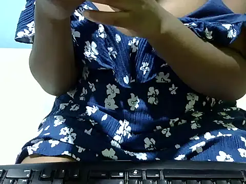 Snapshot of prettylacey3 chatting on 12-01-25, 05:34 prettylacey3 online show from 12-01-25, 05:34