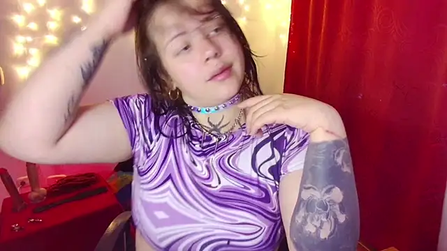 Snapshot of Sabrina_scarlett chatting on 01-16-25, 01:16 Sabrina scarlett online show from 01-16-25, 01:16