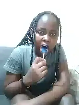 Snapshot of Sweetcecie01 chatting on 10-24-25, 09:44 Sweetcecie01 online show from 10-24-25, 09:44