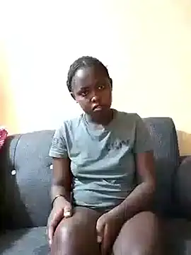 Snapshot of Sweetcecie01 chatting on 11-11-25, 08:42 Sweetcecie01 online show from 11-11-25, 08:42