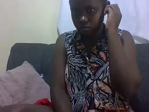 Sweetcecie01 online show from 04-24-26, 08:00