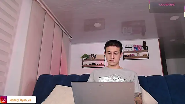 ashely ryan24 online show from 07-23-26, 12:13
