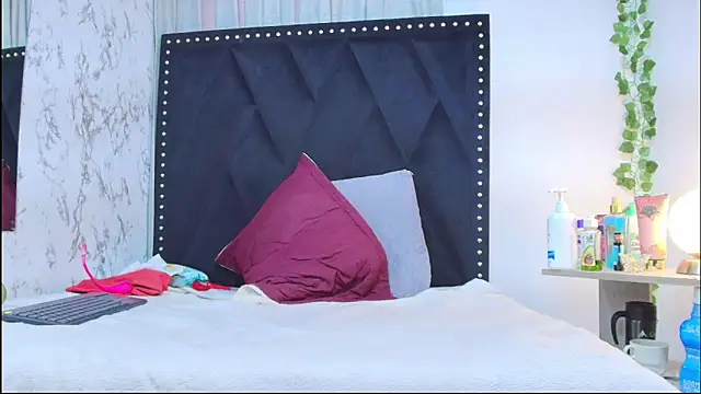 Rachele x online show from 04-25-26, 01:41