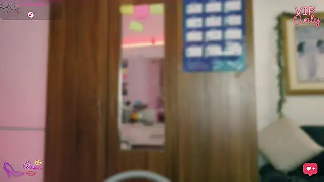 LauGrayJ online show from 03-31-26, 04:57