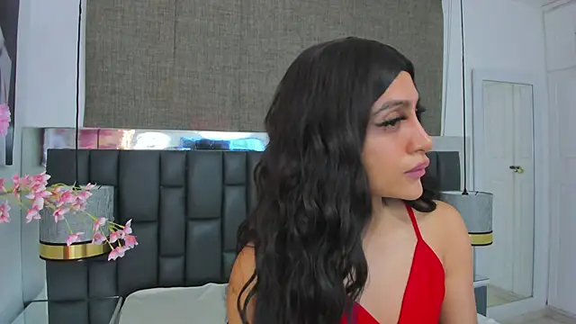 Snapshot of _cat_18 chatting on 12-14-24, 04:42 cat 18 online show from 12-14-24, 04:42