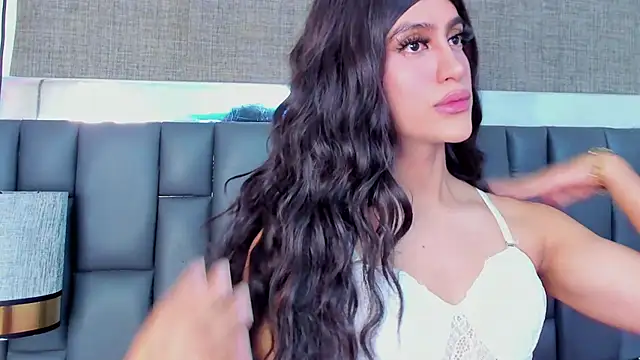 Snapshot of _cat_18 chatting on 12-15-24, 08:58 cat 18 online show from 12-15-24, 08:58