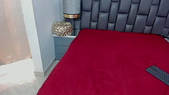 Snapshot of _cat_18 chatting on 12-20-24, 04:46 cat 18 online show from 12-20-24, 04:46