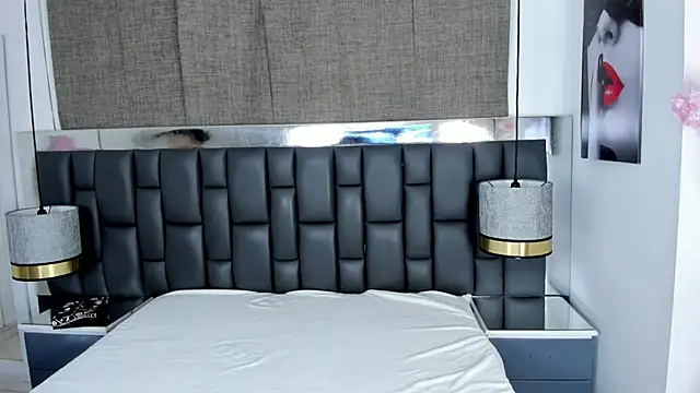 Snapshot of _cat_18 chatting on 01-03-25, 02:19 cat 18 online show from 01-03-25, 02:19