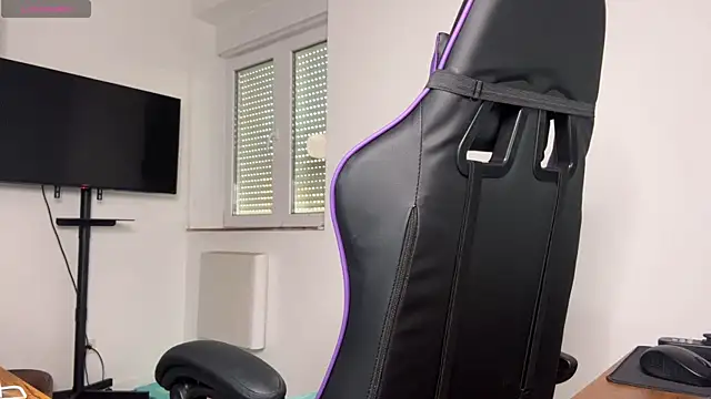 Snapshot of Caliiie-of chatting on 11-05-25, 07:08 Caliiie-of online show from 11-05-25, 07:08