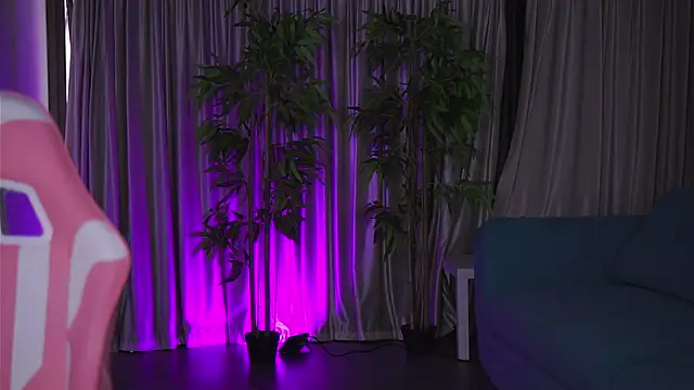 Snapshot of MissKiarra chatting on 02-15-25, 07:16 MissKiarra online show from 02-15-25, 07:16