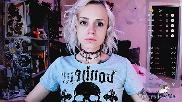 NaniMoore online show from 10-10-25, 08:41