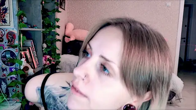 Snapshot of NaniMoore chatting on 08-01-26, 07:57 NaniMoore online show from 08-01-26, 07:57