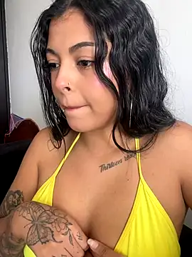 Snapshot of Dulce-diosa chatting on 10-10-25, 07:35 Dulce-diosa online show from 10-10-25, 07:35