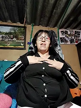 Snapshot of clarita_01 chatting on 09-30-25, 11:48 clarita 01 online show from 09-30-25, 11:48