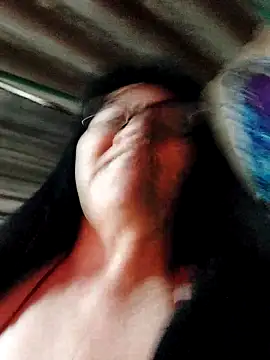 Snapshot of clarita_01 chatting on 10-04-25, 11:52 clarita 01 online show from 10-04-25, 11:52
