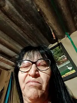Snapshot of clarita_01 chatting on 10-07-25, 10:56 clarita 01 online show from 10-07-25, 10:56