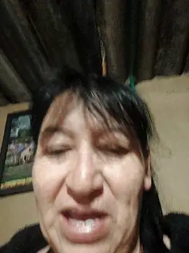 Snapshot of clarita_01 chatting on 10-08-25, 10:46 clarita 01 online show from 10-08-25, 10:46