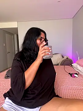 Indianbutter11 online show from 12-19-25, 08:21