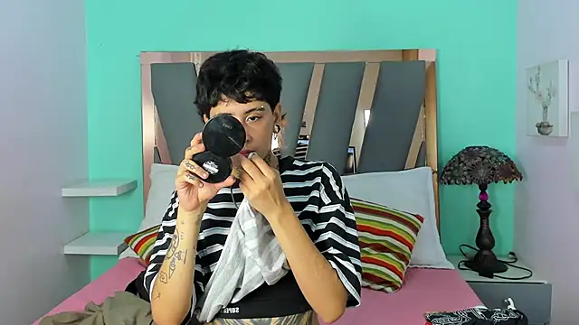 Ethan lennox online show from 11-30-25, 03:05