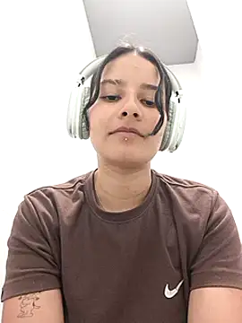 Snapshot of _vaness chatting on 01-03-25, 08:10 vaness online show from 01-03-25, 08:10