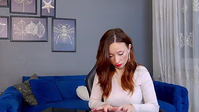 Snapshot of AnneHove chatting on 12-01-25, 04:50 AnneHove online show from 12-01-25, 04:50