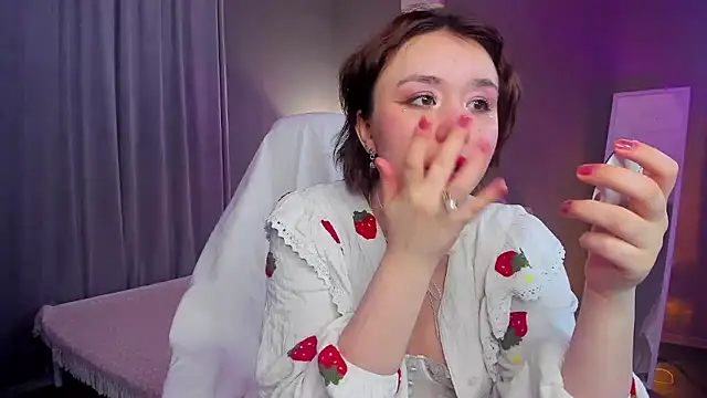 lilly Cherry  online show from 12-06-24, 04:38