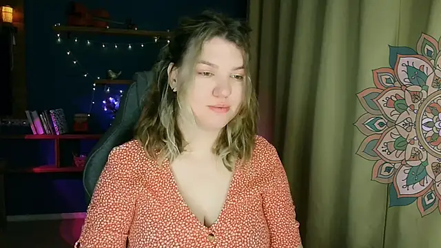 Snapshot of VioletteWay chatting on 10-22-25, 06:35 VioletteWay online show from 10-22-25, 06:35