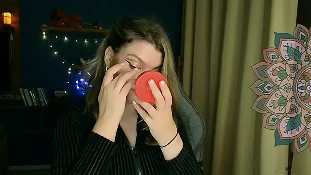 Snapshot of VioletteWay chatting on 10-26-25, 04:13 VioletteWay online show from 10-26-25, 04:13