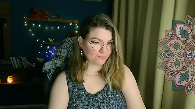 Snapshot of VioletteWay chatting on 11-16-25, 05:18 VioletteWay online show from 11-16-25, 05:18