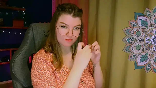 Snapshot of VioletteWay chatting on 01-18-26, 05:28 VioletteWay online show from 01-18-26, 05:28