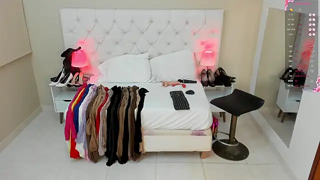 Sara Gomez online show from 02-11-25, 03:29