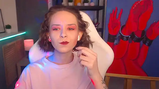 Snapshot of FascinatingEyess chatting on 12-08-24, 06:39 FascinatingEyess online show from 12-08-24, 06:39