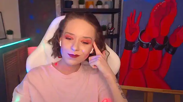 Snapshot of FascinatingEyess chatting on 12-08-24, 09:52 FascinatingEyess online show from 12-08-24, 09:52