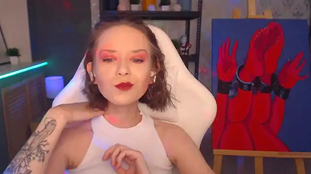 Snapshot of FascinatingEyess chatting on 12-14-24, 10:07 FascinatingEyess online show from 12-14-24, 10:07