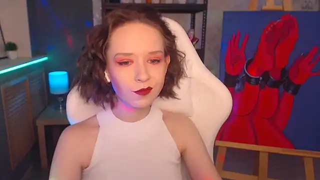 Snapshot of FascinatingEyess chatting on 12-18-24, 11:45 FascinatingEyess online show from 12-18-24, 11:45