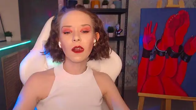 Snapshot of FascinatingEyess chatting on 12-21-24, 10:40 FascinatingEyess online show from 12-21-24, 10:40