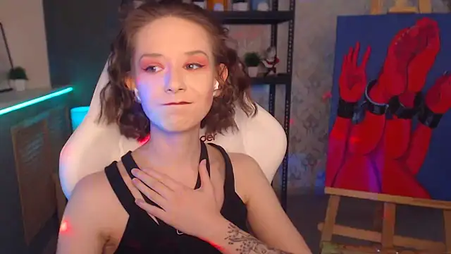 Snapshot of FascinatingEyess chatting on 01-06-25, 05:59 FascinatingEyess online show from 01-06-25, 05:59