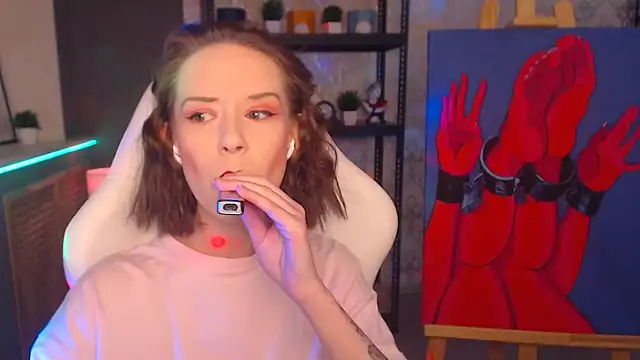 Snapshot of FascinatingEyess chatting on 01-18-25, 08:09 FascinatingEyess online show from 01-18-25, 08:09