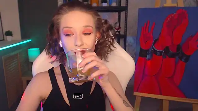 Snapshot of FascinatingEyess chatting on 01-23-25, 10:33 FascinatingEyess online show from 01-23-25, 10:33