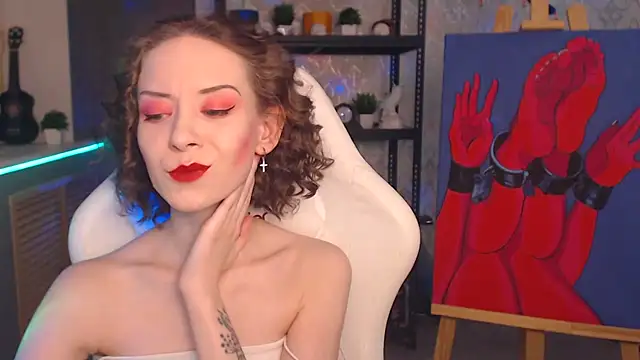 Snapshot of FascinatingEyess chatting on 12-15-25, 11:53 FascinatingEyess online show from 12-15-25, 11:53