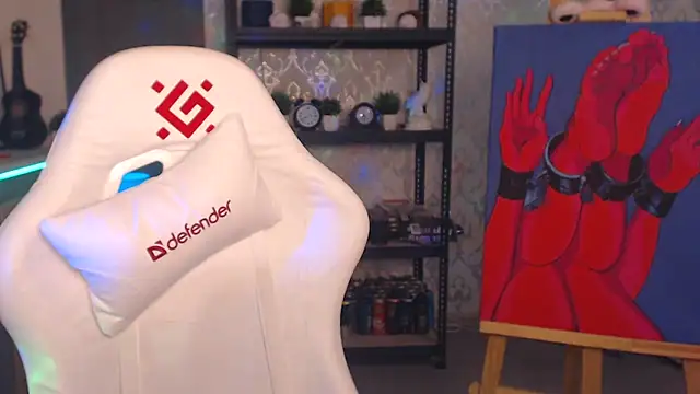 FascinatingEyess online show from 12-21-25, 01:29