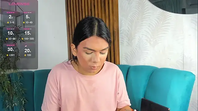 yossi peach cute online show from 12-02-25, 10:16