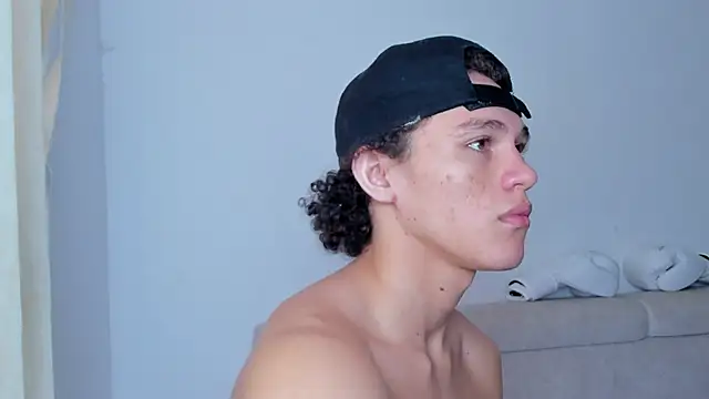 Snapshot of laurent_nova chatting on 01-27-25, 02:35 laurent nova online show from 01-27-25, 02:35