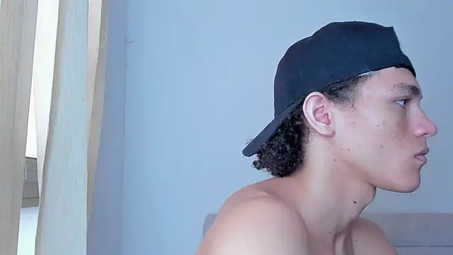 Snapshot of laurent_nova chatting on 01-28-25, 04:19 laurent nova online show from 01-28-25, 04:19