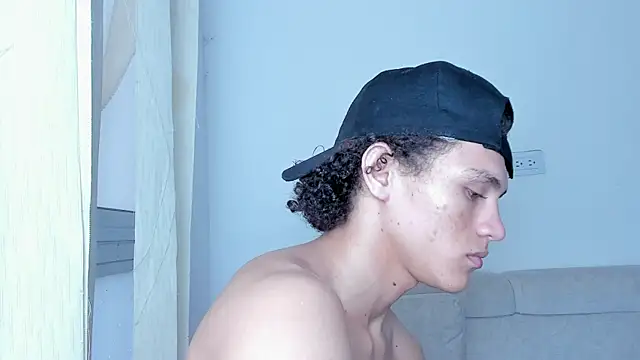 Snapshot of laurent_nova chatting on 01-28-25, 10:23 laurent nova online show from 01-28-25, 10:23