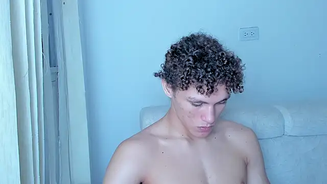 Snapshot of laurent_nova chatting on 02-10-25, 08:09 laurent nova online show from 02-10-25, 08:09